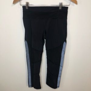 Lululemon Size 4 Crop Mesh Panel Back Pocket Leggings